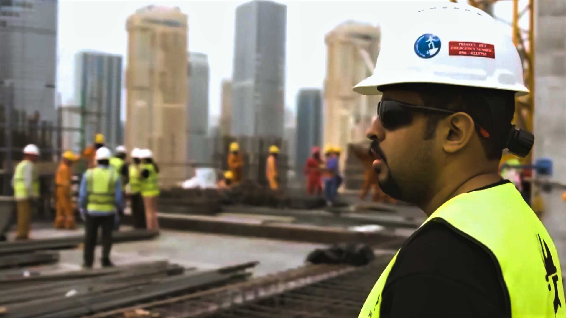 Image of a construction worker wearing a smart helmet by wake cap